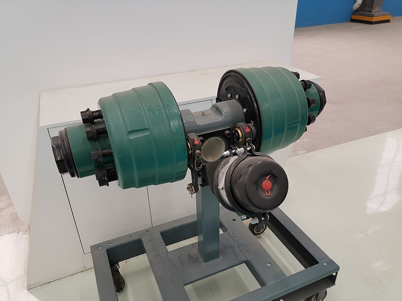 Remolque hidráulico de 3 ejes 3 Axle Hydraulic Trailer