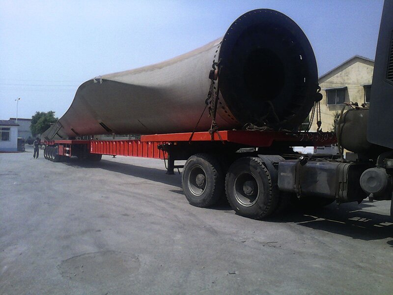 Remolque de transporte de aerogeneradores Wind turbine transport trailer